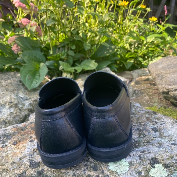 Mens Louis Vuitton loafer - Picture 2 of 10